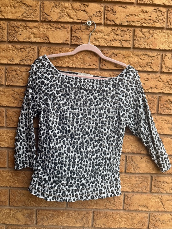 Zoe Tops - 4/$25 • Zoe Boat Neck Ruched Leopard Print Fitted Shirt
